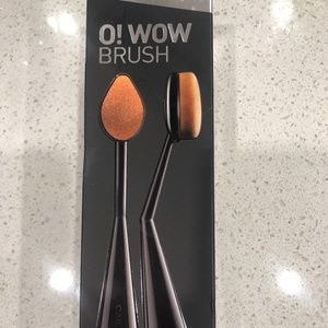 New in box Cailyn O! Wow makeup brush